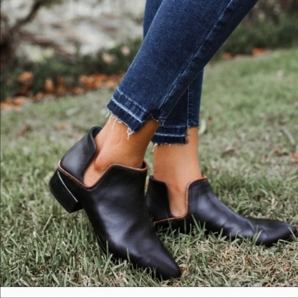 Halogen Piper Black Booties - Picture 2 of 12